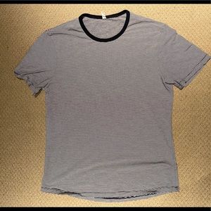 Lulu lemon Men’s 5 year Basic Tee Blue Striped